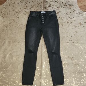 Black Skinny Jeans with Distressed Knee